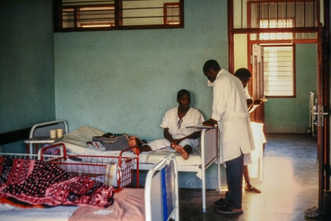 Szene aus meinem Praktikumsalltag im Krankenhaus von Nyangao.